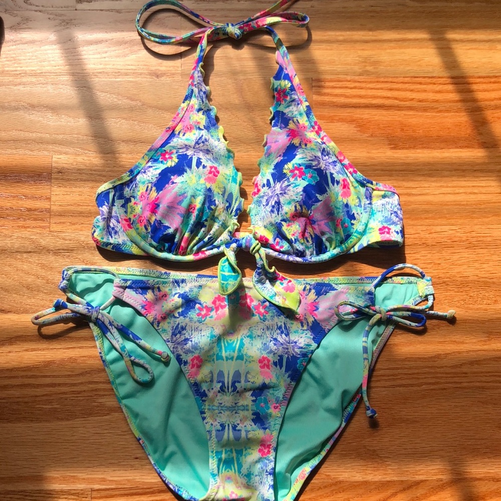 Victoria’s Secret bikini - 34B top, M bottom
